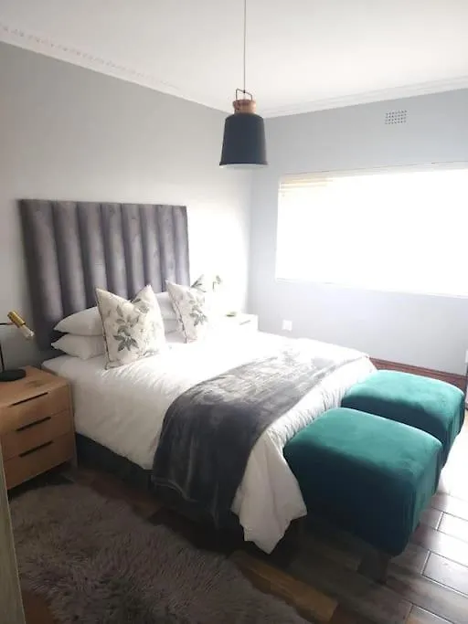 Cape Town, Sea Point, Beautiful 2 Bedroom Apartment @Tucked Away
