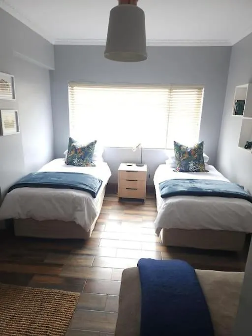 Cape Town, Sea Point, Beautiful 2 Bedroom Apartment @Tucked Away 0*, Cape Town Güney Afrika