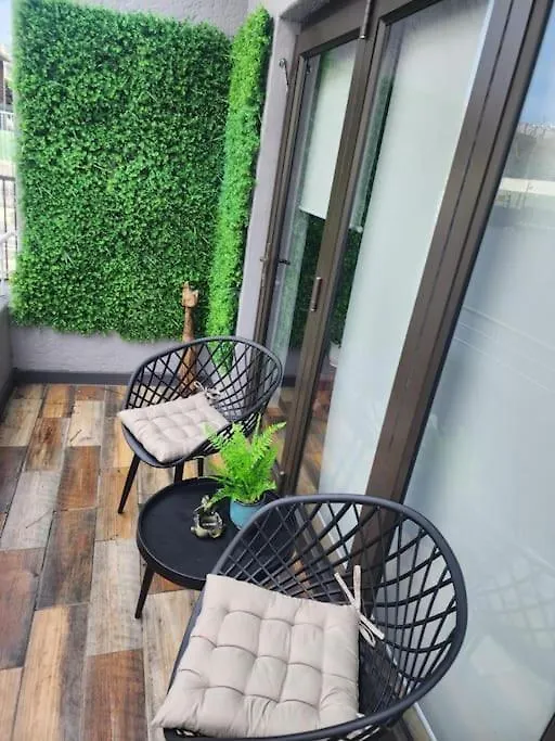 Cape Town, Sea Point, Beautiful 2 Bedroom Apartment @Tucked Away Güney Afrika