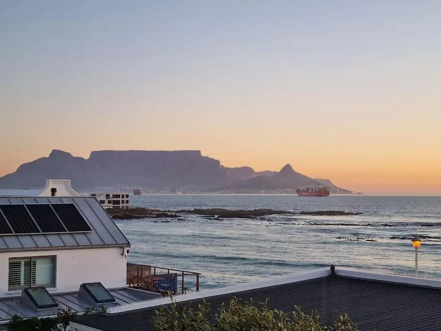 Cape Town, Sea Point, Beautiful 2 Bedroom Apartment @Tucked Away 0*, Cape Town